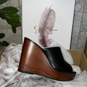 Jessica Simpson black leather Shantelle Wedge 7.5 never worn